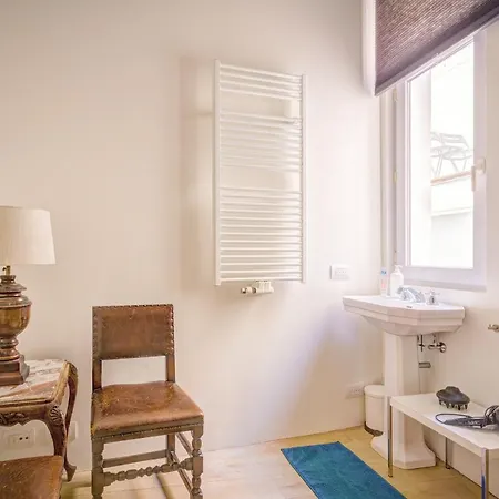 The Bright Stone Lodge. Heart Of * Antwerpen